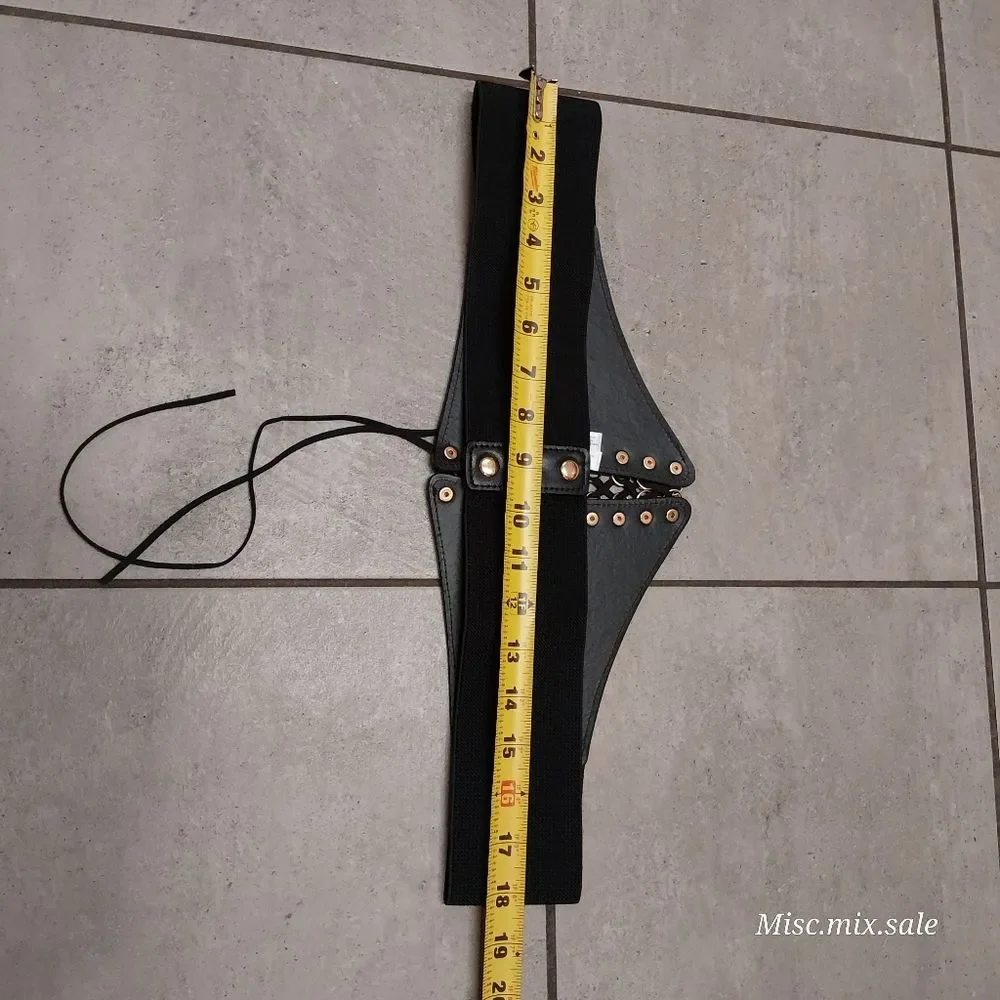 Chic Corset-Style Elastic Waist Belt – Black & Gold PLUS size Lace-up